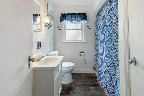 Bath - 624 W 1st St, Springfield, OH 45504 photo 1 of 2