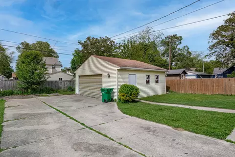 Exterior - 624 W 1st St, Springfield, OH 45504 photo 2 of 3