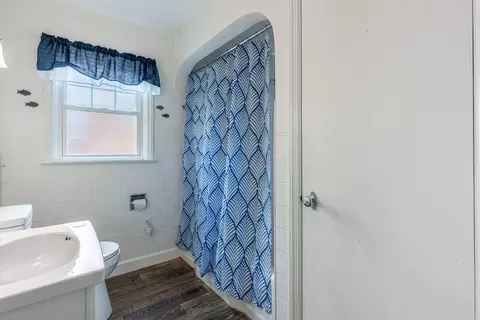Bath - 624 W 1st St, Springfield, OH 45504 photo 2 of 2