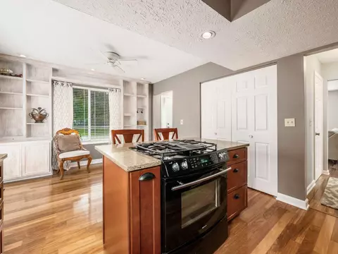 Kitchen - 7020 Avery Rd, Dublin, OH 43017 photo 2 of 6