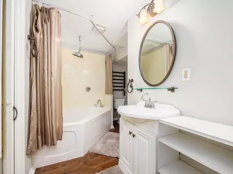 Bath - 7020 Avery Rd, Dublin, OH 43017 photo 2 of 4