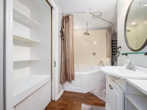 Bath - 7020 Avery Rd, Dublin, OH 43017 photo 3 of 4