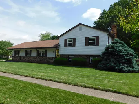 6202 Hickory Lawn Ct, Grove City, OH 43123