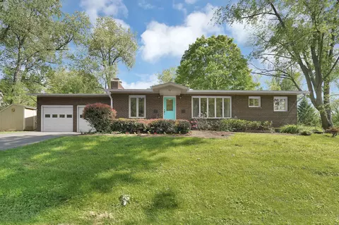 58 Rose Dr, Granville, OH 43023