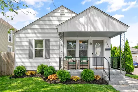690 Reinhard Ave, Columbus, OH 43206