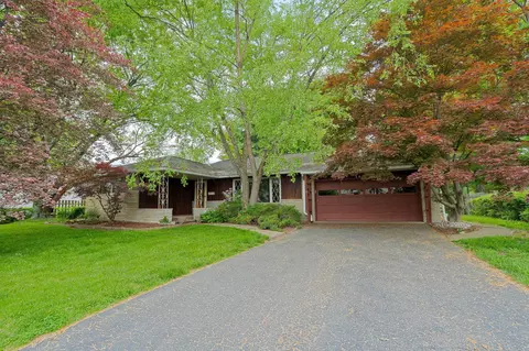 105 Hamilton Rd, Gahanna, OH 43230