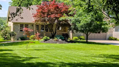 233 Greenbrier Rd, Sunbury, OH 43074