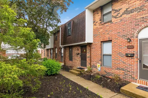 1824 Willoway Cir S, Columbus, OH 43220