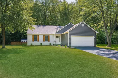 9825 Lynns Rd, Pataskala, OH 43062