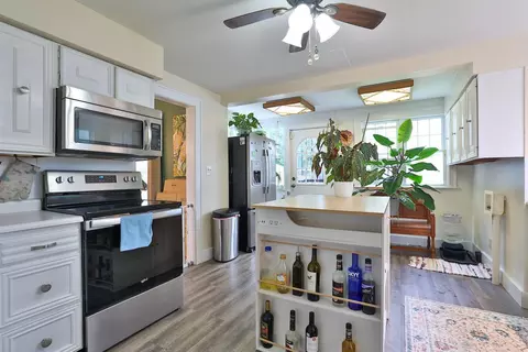 Kitchen - 25 Roosevelt Dr, Springfield, OH 45504 photo 2 of 3