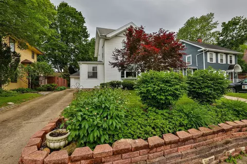 Exterior - 25 Roosevelt Dr, Springfield, OH 45504 photo 2 of 11