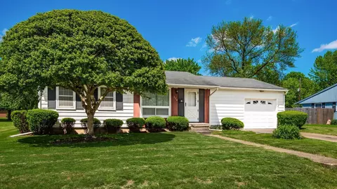 114 Dorchester Dr, Baltimore, OH 43105