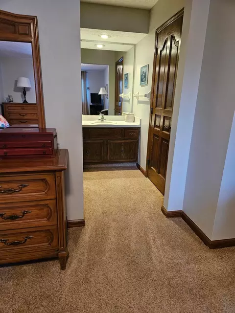 Bath - 7918 Sethwick Rd, Dublin, OH 43016 photo 1 of 2
