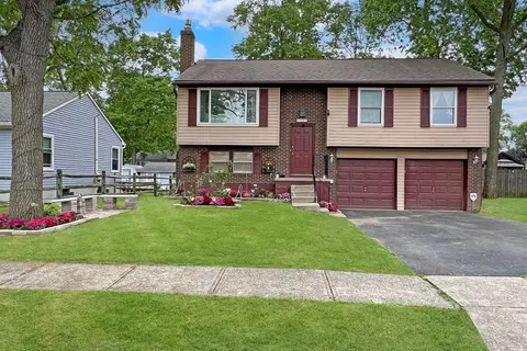 6024 Winterberry Dr, Galloway, OH 43119