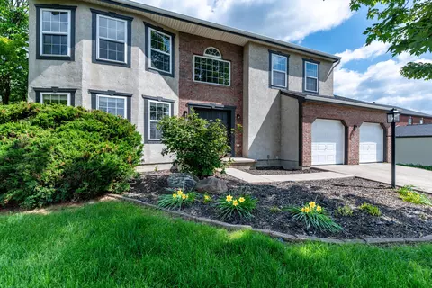 3903 Rivers Run Dr, Lewis Center, OH 43035