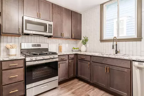 Kitchen - 46 E Markison Ave, Columbus, OH 43207 photo 2 of 4
