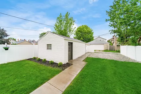 Exterior - 46 E Markison Ave, Columbus, OH 43207 photo 11 of 13