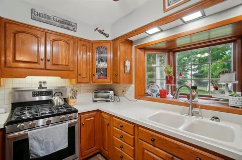 Kitchen - 701 Hartford Dr, Springfield, OH 45503 photo 3 of 5