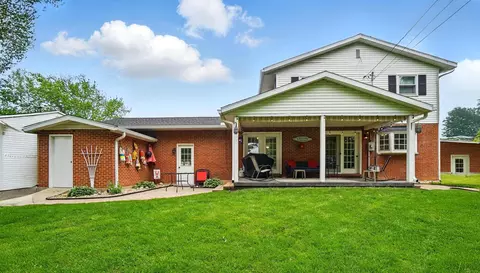 Exterior - 701 Hartford Dr, Springfield, OH 45503 photo 6 of 14
