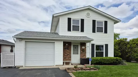 840 Bradwell Dr, Columbus, OH 43207