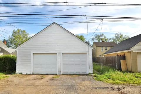 Exterior - 784 E Mithoff St, Columbus, OH 43206 photo 5 of 7