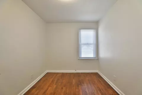 Bedroom - 784 E Mithoff St, Columbus, OH 43206 photo 2 of 6