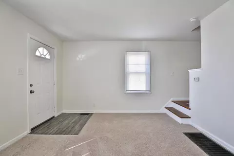 Entry Way - 784 E Mithoff St, Columbus, OH 43206 photo 1 of 5