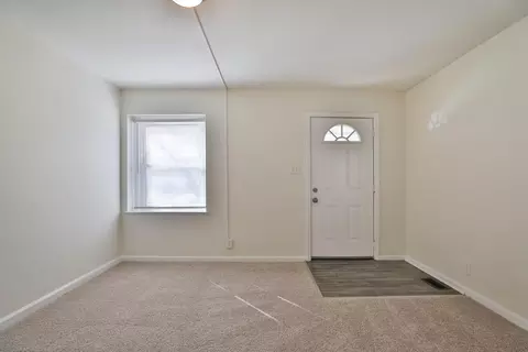 Living - 784 E Mithoff St, Columbus, OH 43206 photo 1 of 3