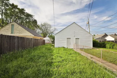 Exterior - 784 E Mithoff St, Columbus, OH 43206 photo 3 of 7