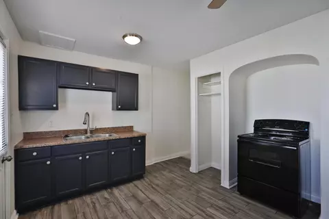 Kitchen - 784 E Mithoff St, Columbus, OH 43206 photo 1 of 2