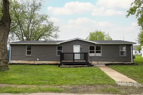 25 Vernon Ave, London, OH 43140