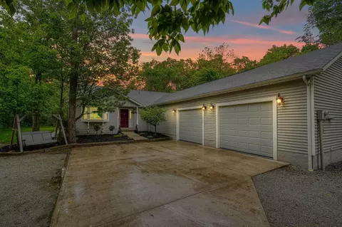 1494 Old Carriage Ct, Canal Winchester, OH 43110