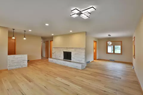 465 W Schrock Rd, Westerville, OH 43081