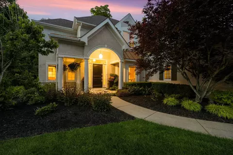 712 Riverbend Ave, Powell, OH 43065