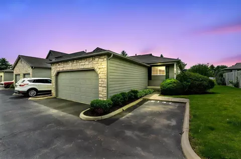 9137 Parkpoint Ln, Lewis Center, OH 43035