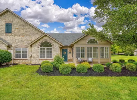 6973 Falls View Cir, Delaware, OH 43015