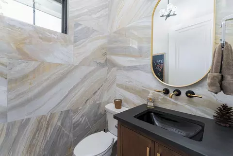 Bath - 8159 Riverside Dr, Powell, OH 43065 photo 6 of 7