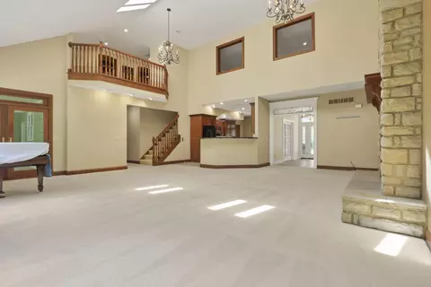 Living - 1200 Willow Rd, Springfield, OH 45502 photo 3 of 6