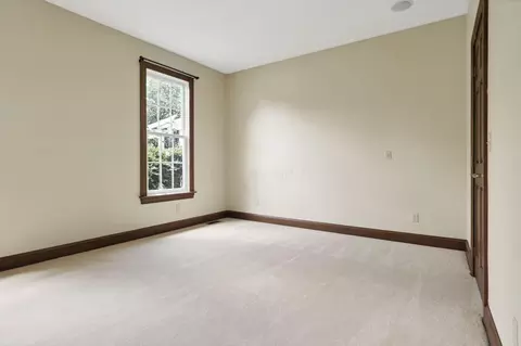 Bedroom - 1200 Willow Rd, Springfield, OH 45502 photo 4 of 9