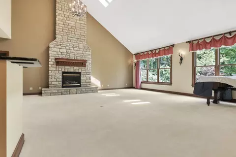 Living - 1200 Willow Rd, Springfield, OH 45502 photo 5 of 6
