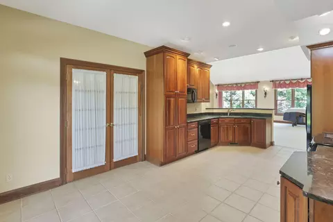 Kitchen - 1200 Willow Rd, Springfield, OH 45502 photo 5 of 6