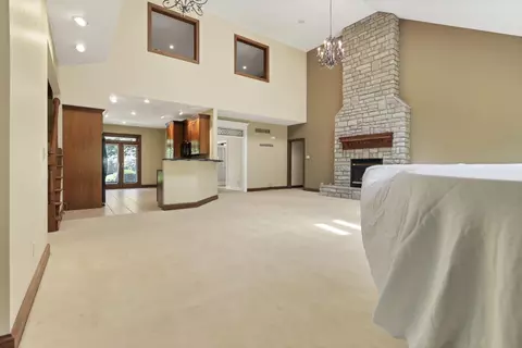 Living - 1200 Willow Rd, Springfield, OH 45502 photo 4 of 6