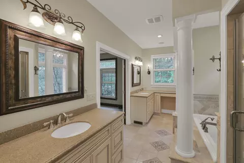Bath - 1200 Willow Rd, Springfield, OH 45502 photo 2 of 7