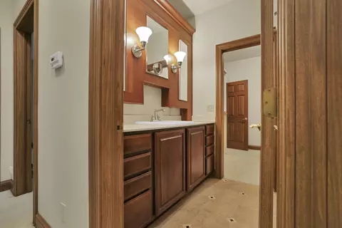 Entry Way - 1200 Willow Rd, Springfield, OH 45502 photo 3 of 5