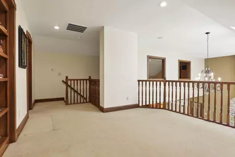 Entry Way - 1200 Willow Rd, Springfield, OH 45502 photo 4 of 5