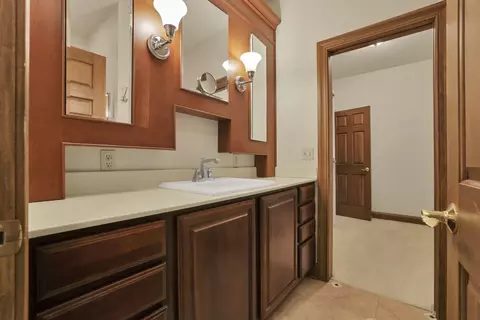 Bath - 1200 Willow Rd, Springfield, OH 45502 photo 4 of 7