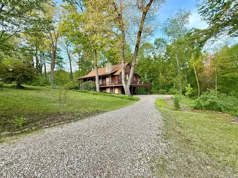 15626 Pleasant View Dr, Mount Vernon, OH 43050