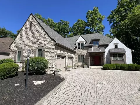 5645 Travis Pointe Ct, Westerville, OH 43082