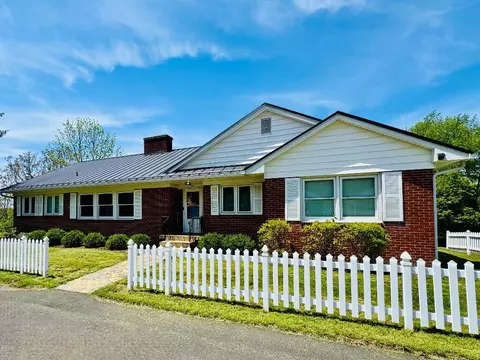 95 Sunset Dr, Mcconnelsville, OH 43756