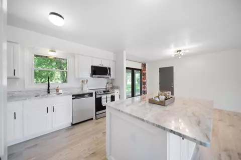 Kitchen - 4959 Hughes Rd, Prospect, OH 43342 photo 3 of 4